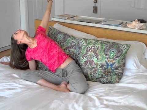AM Yoga in Bed with Tara Stiles : Yoga  : Video