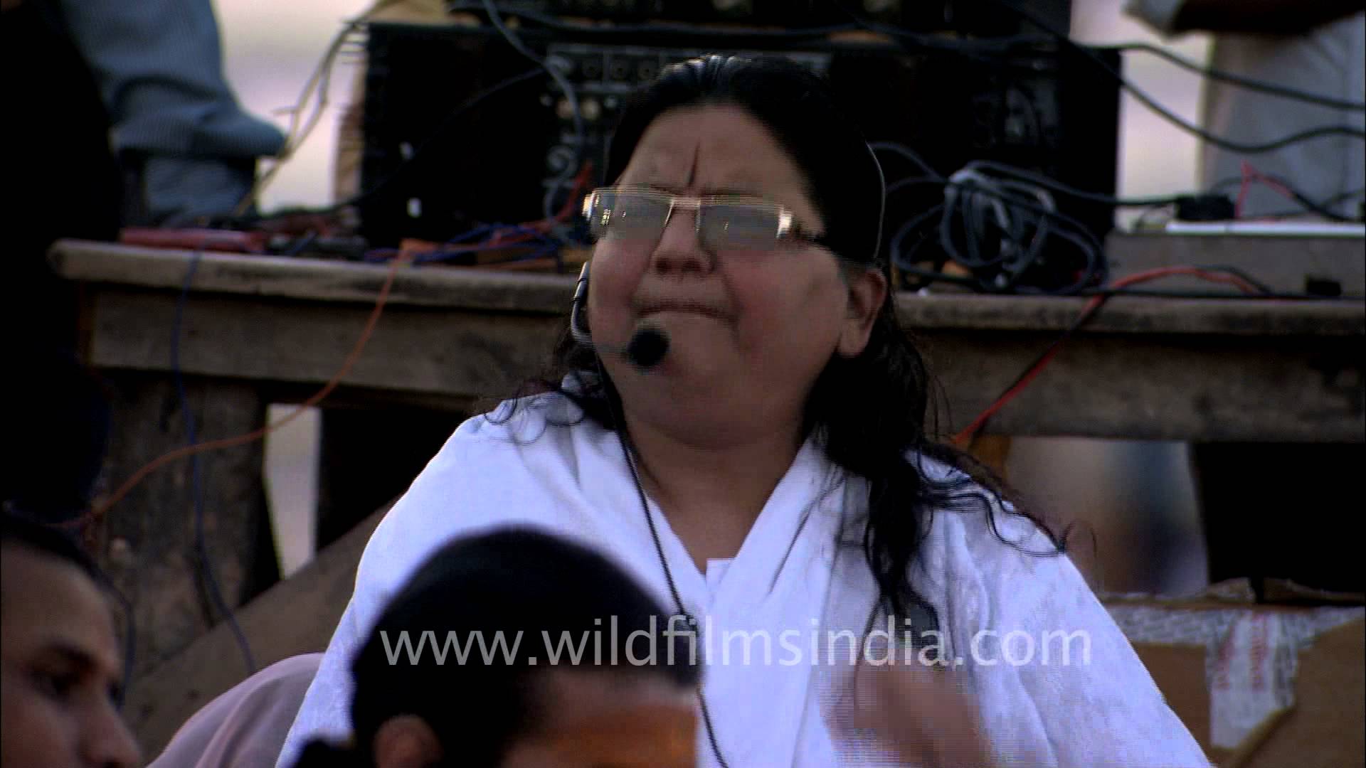Video : Time for some spiritual lessons at Allahabad