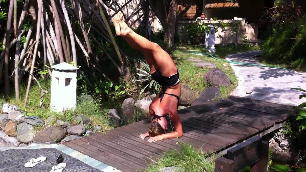 Yoga in Bali with Dashama : Yoga  : Video
